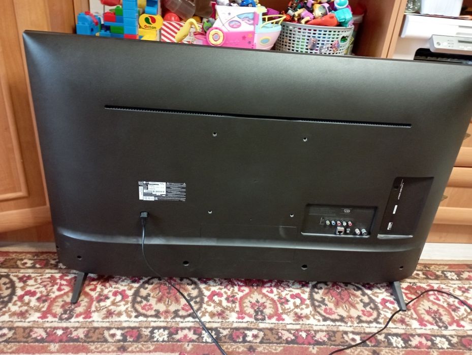 Телевизор LG бу на запчасти.