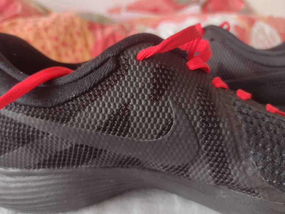 Buty NIKE - Revolution 4 Eu . Rozmiar 38.5