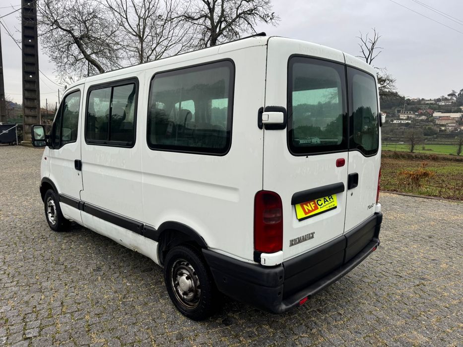 Renault Master  -  9 Lugares
