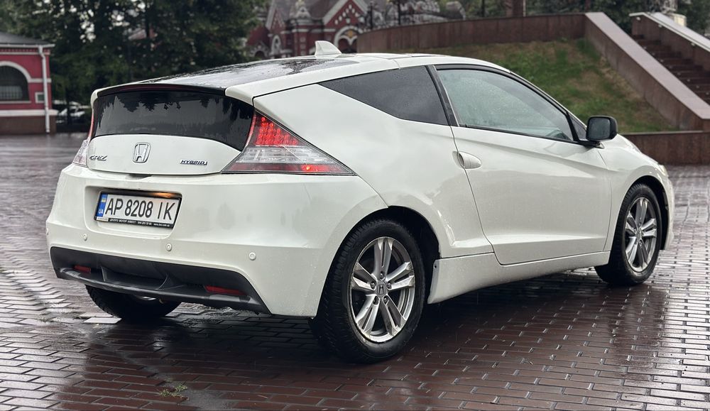 Продам Honda CR-Z 1.5 бензин/гидрид 2010 механика