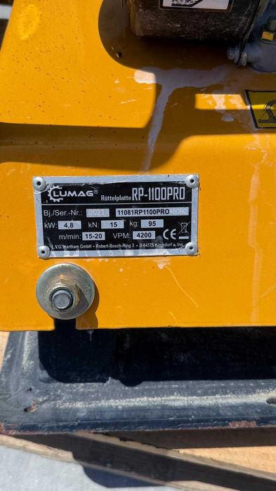 Aluguer: Compactadora LUMAG/Placa Vibratória a gasolina