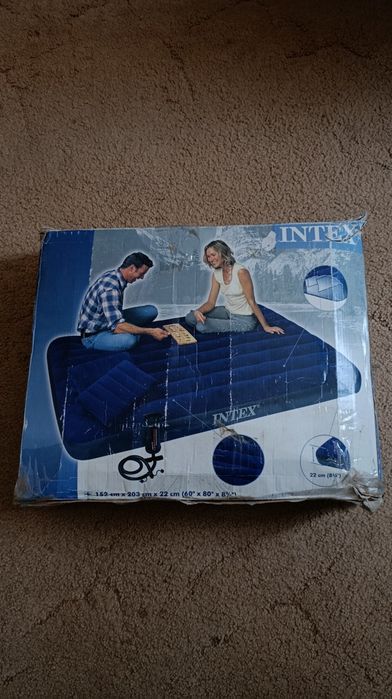 Новый Двухспальный надувной  матрас Intex 152*203*25