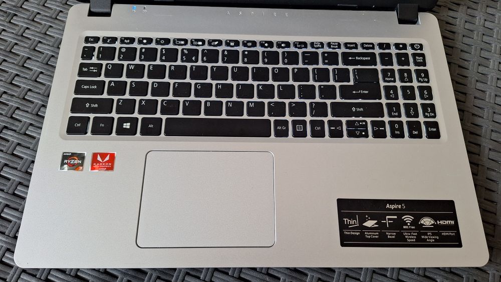 Acer Aspire 5 15.6″ FHD 4/128Gb  Ryzen 3 3200U