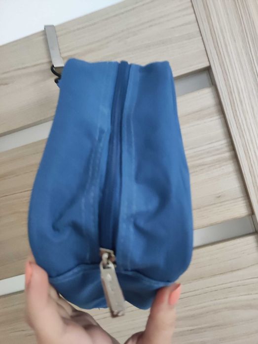Kosmetyczka podróżna rozkładana niebieska