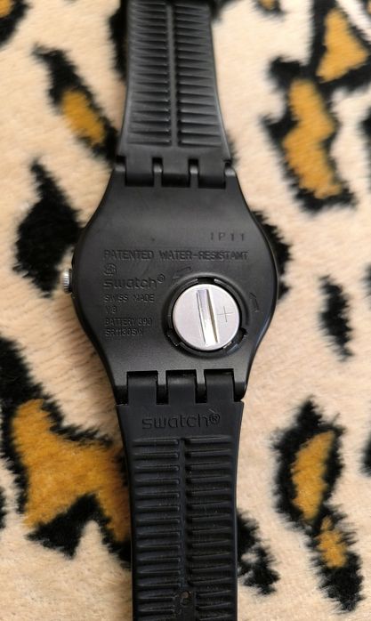Наручные часы Swatch SUOB101