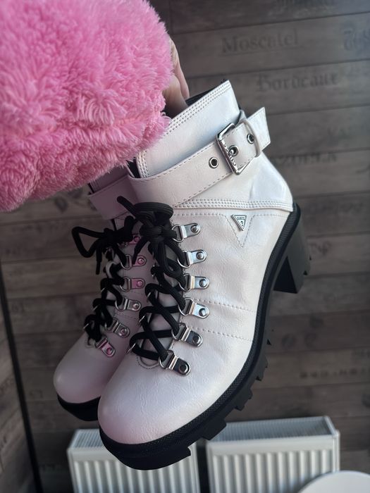 Черевики Guess, 38 розмір.