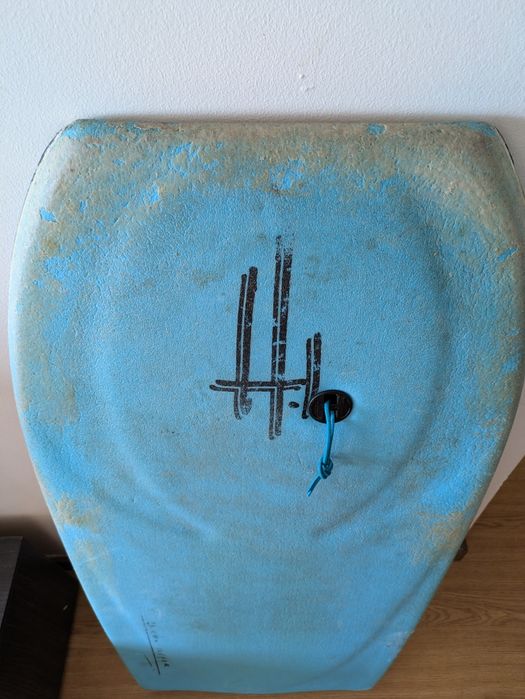 Prancha bodyboard 42" Bat tail + Mochila + leash