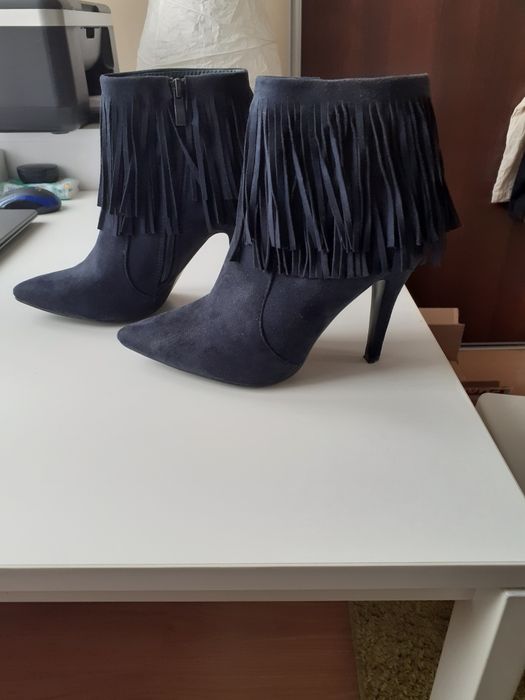 Botki zamszowe obcas boho