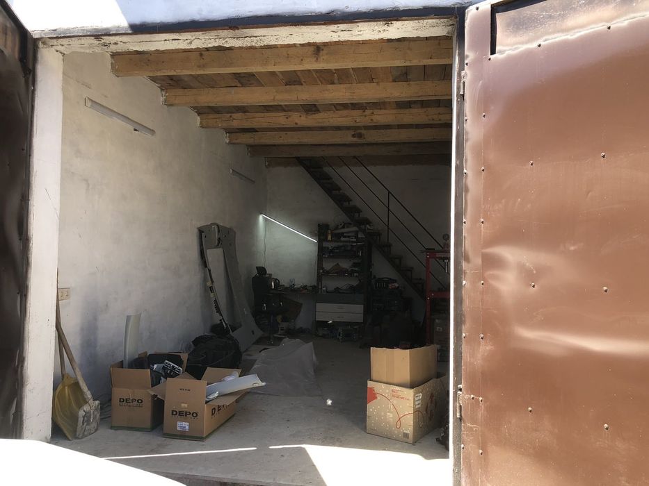 Оренда двох гаражів в АГК Сокільники