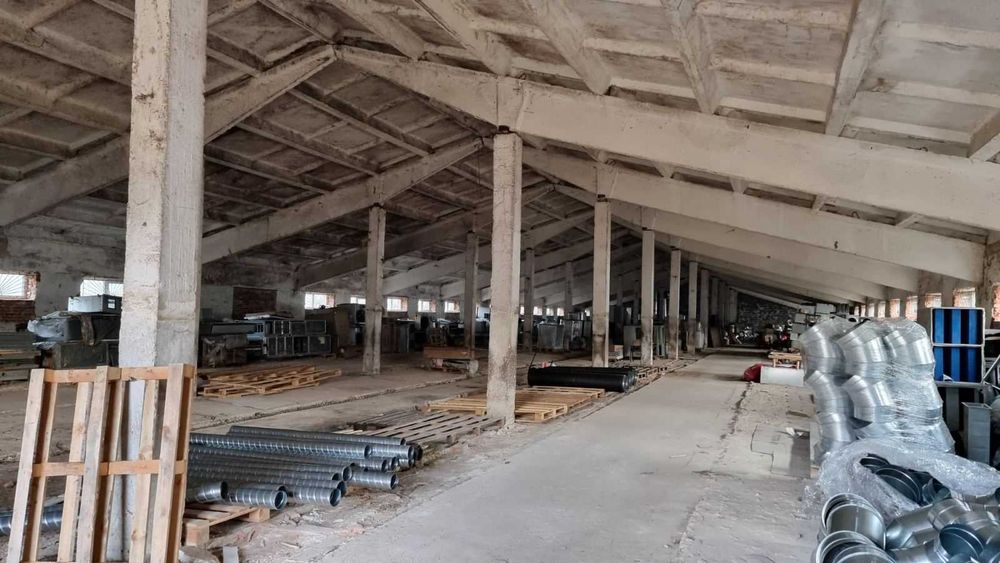 Оренда склад 1836 + 620 кв.м   с.Вікторів