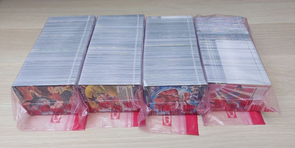 Ogromna kolekcja kart Dragon Ball Super Card Game – 1929 szt.