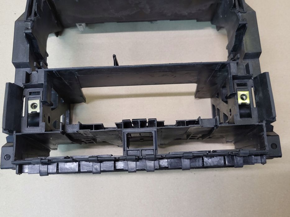 ramka obudowa kieszeń kosz radia deski led audi a4 b6 8e b7 8e0858005e oe