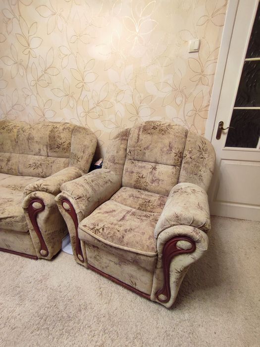 Срочно продам Диван и 2 кресла