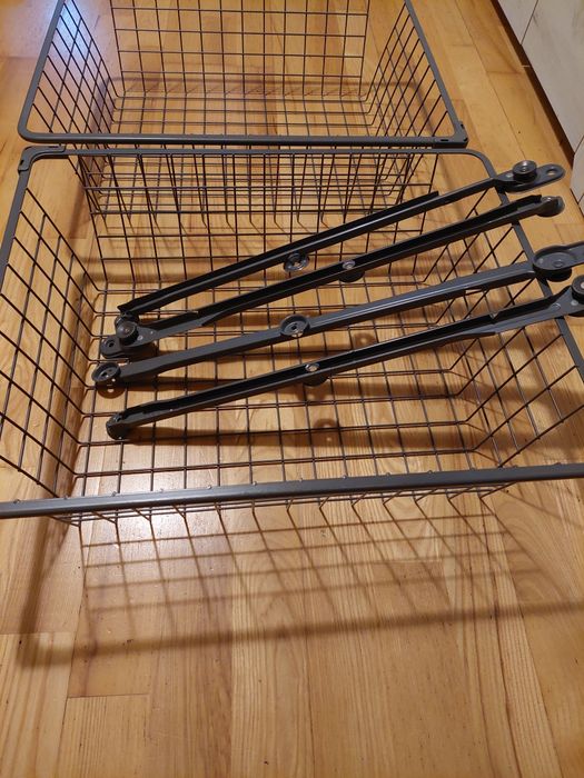 2 kosze metalowe do szafy z prowadnicami