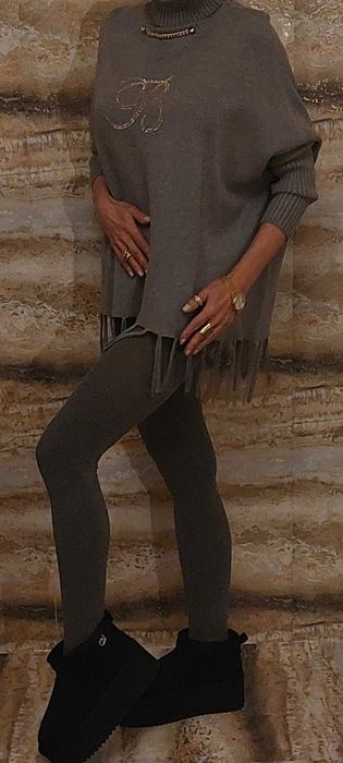 Bardzo orginalny golf w typie oversize włoskiej Marki Premium Bibione