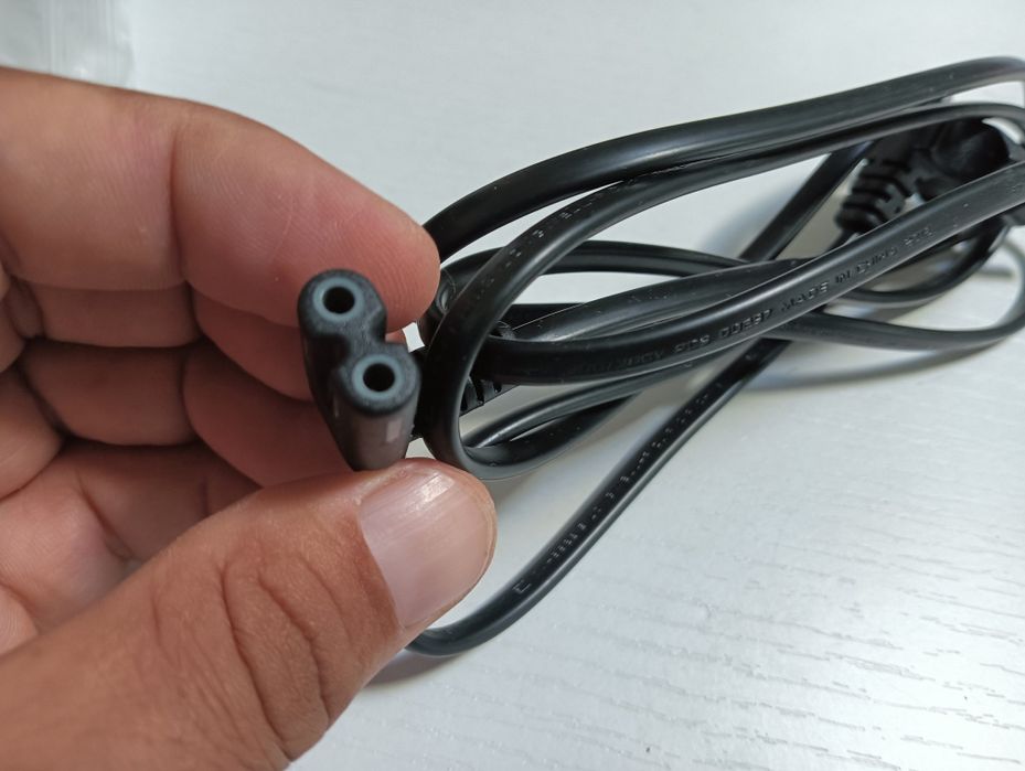 cabo alimentacao de 2 pin para tv . 3 eur
