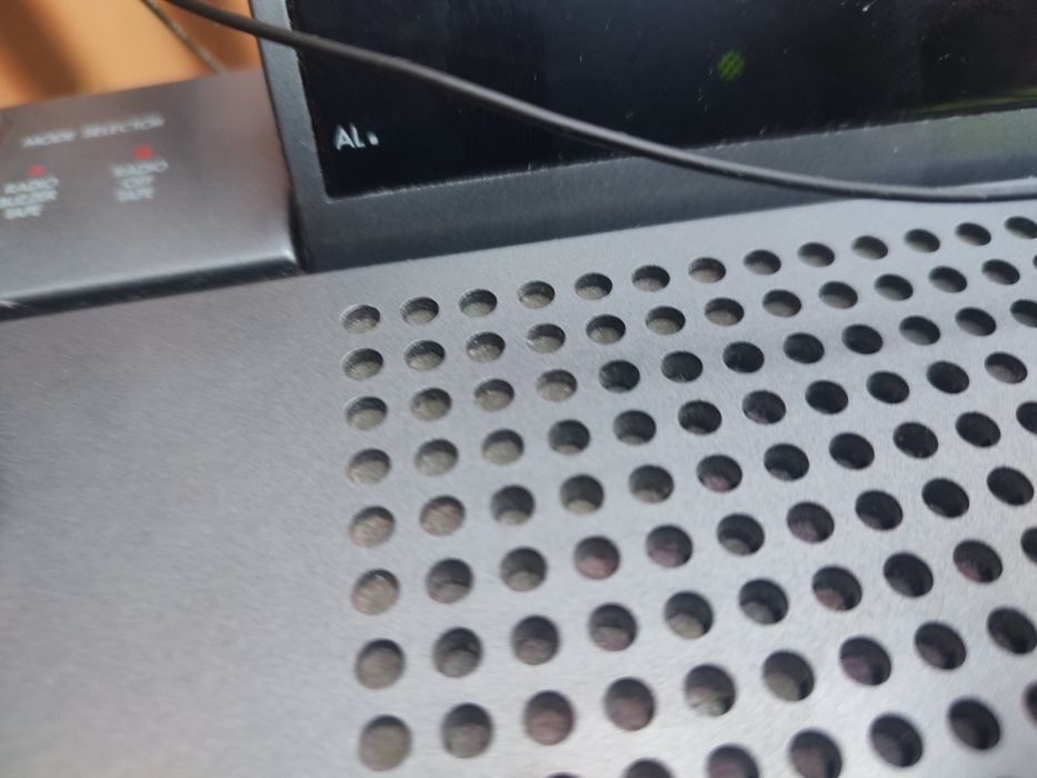 Radiobudzik magnetofon Philips lata 80