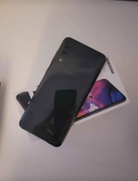 Telemóvel Samsung Galaxy A70 Dual Sim 6Gb+128GB, Livre