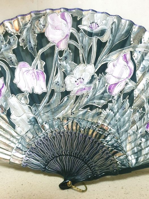 Lindissimo antigo leque anos '20 pintado à mão