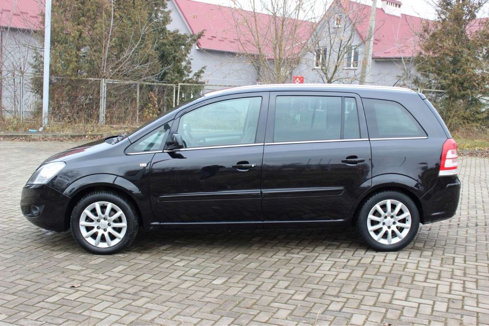 Продам Opel zafira b 1.8 2011