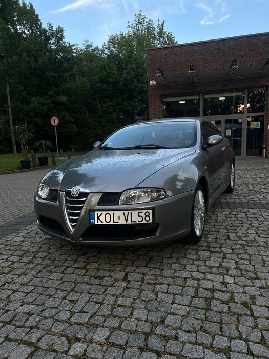 Alfa Romeo GT 2004r.