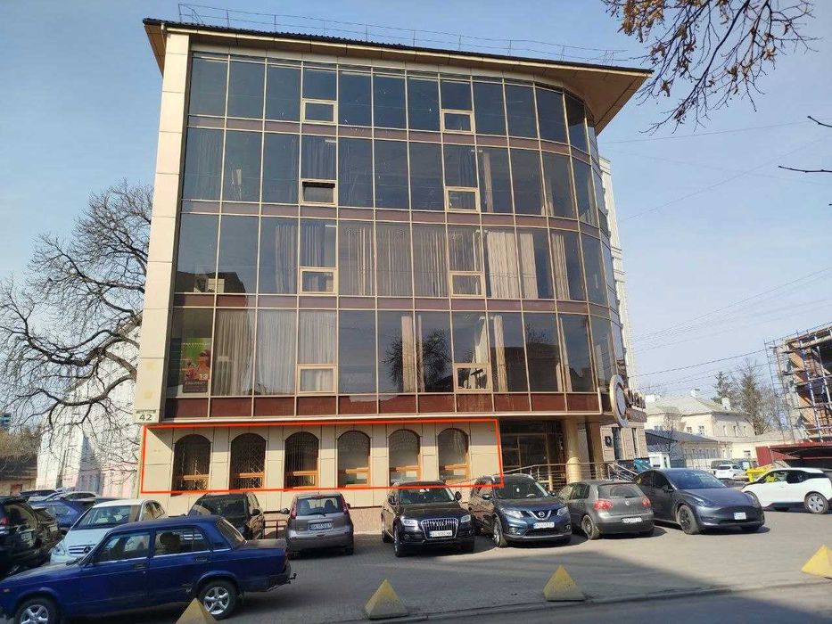 Оренда приміщення на 1 поверсі площею 130 кв.м.