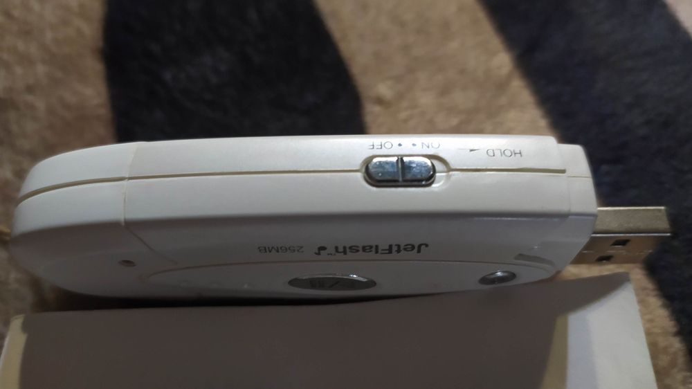 MP3  Transcend JetFlash 256MB