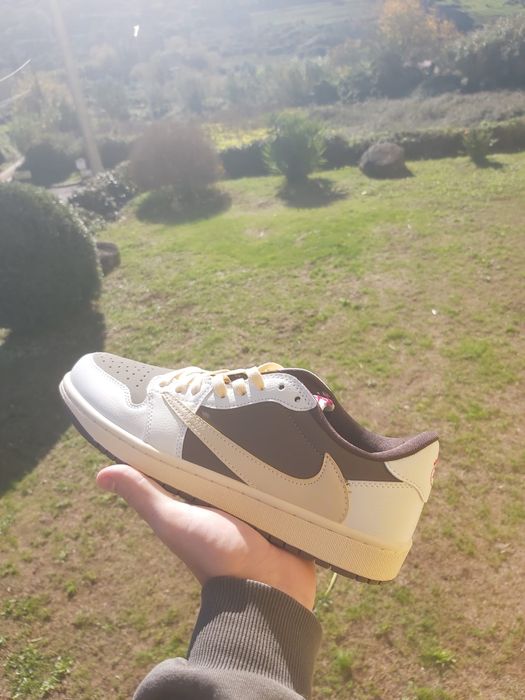 Air Jordan 1 Low - Travis Scott Reverse Mocha