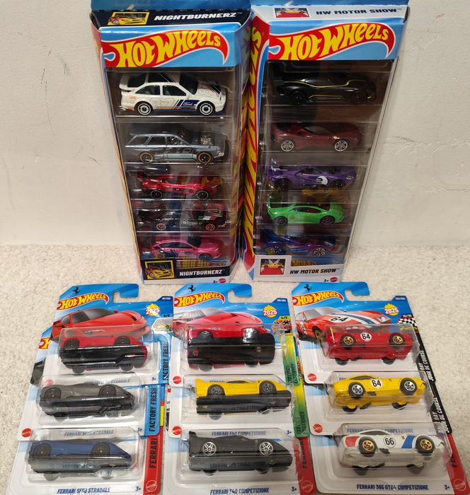 Zestaw ferrari + 2 - 5 paki Hot wheels