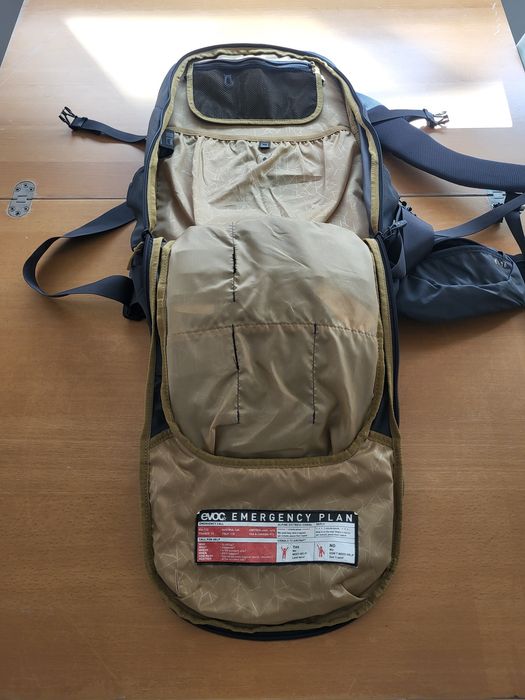 Mochila EVOC Neo 16L