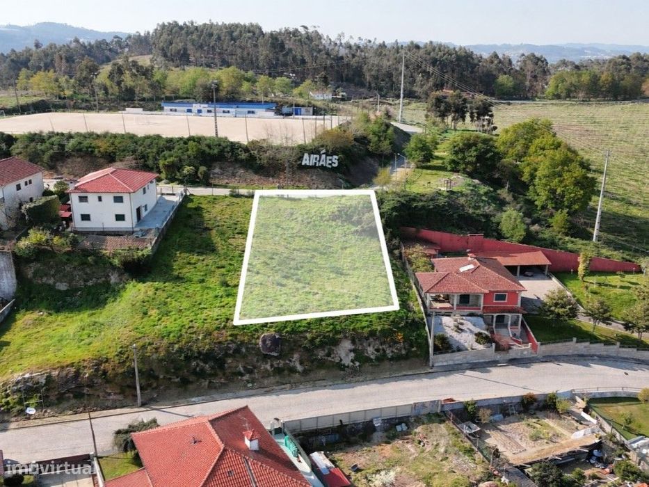 Terreno de Construção Habitacional | 945m² — Airães, Porto