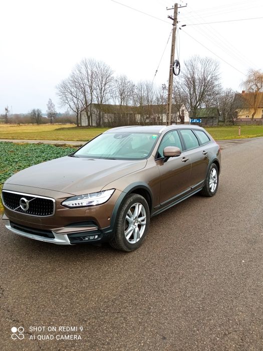 Volvo v90 cross country świeżo sprowadzony