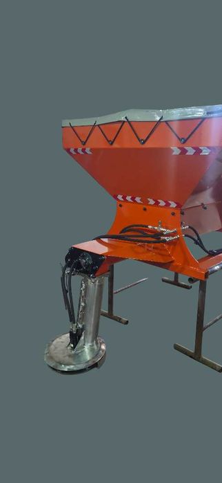 Piaskarka Posypywarka Solarka do piasku 1,2 m3 Nowa Producent TILMET