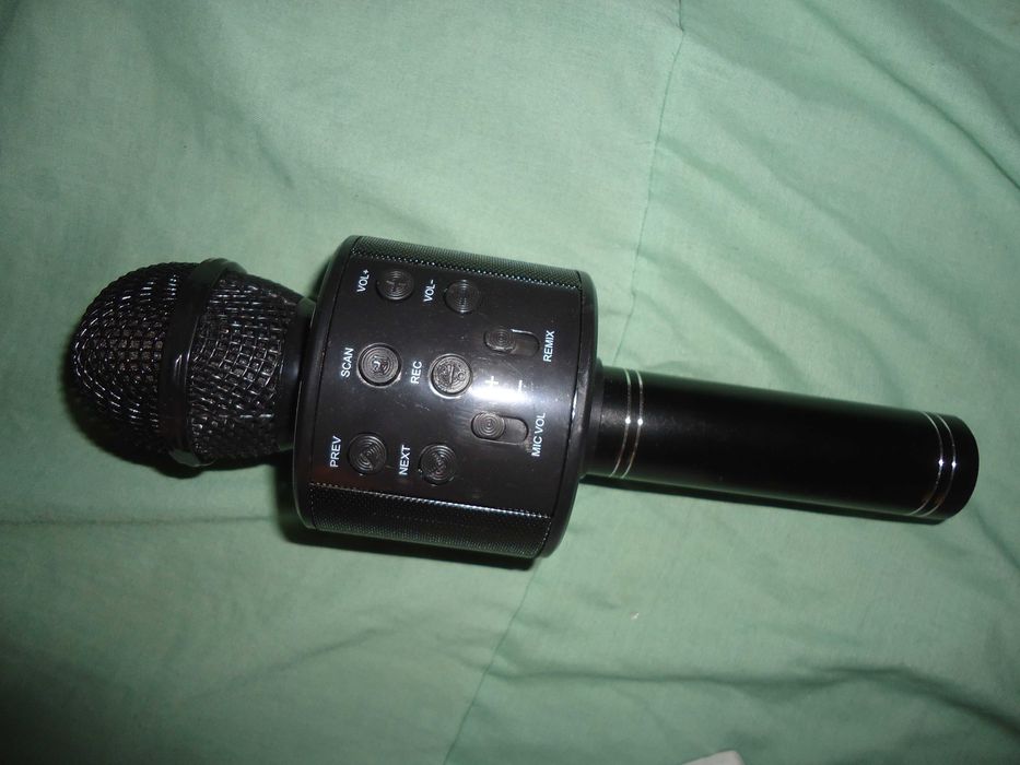 микрофон-блютуз колонка