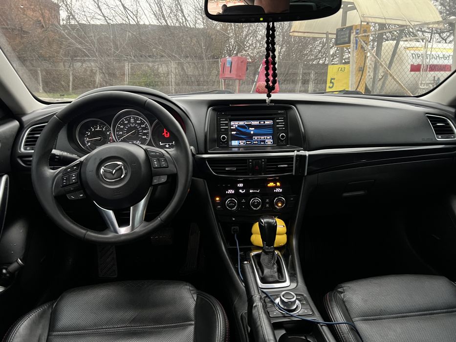 Продам Мазду 6 2013р з аудіо системою Bose, гарна комплектація