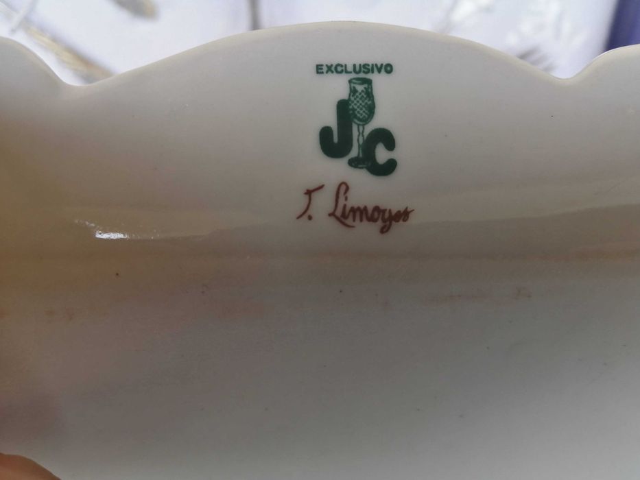 Serviço de bolo T. Limoges novo, com travessa, espátula e 6 garfos