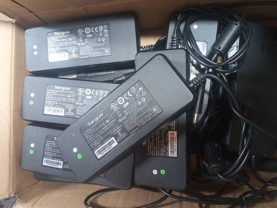 Електрошрот 20.5V 7.31A 150W 7.4х5.0 Targus оригінал блок живлення