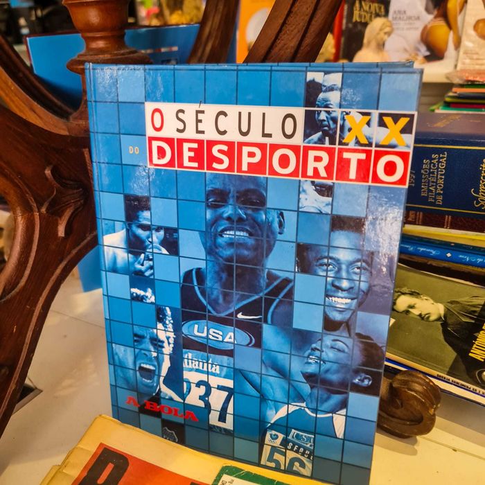 O Século XX do Desporto – A Bola (Ed. Capa Dura)