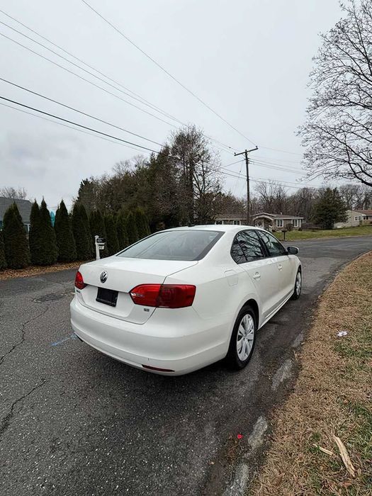 Volkswagen Jetta      2014