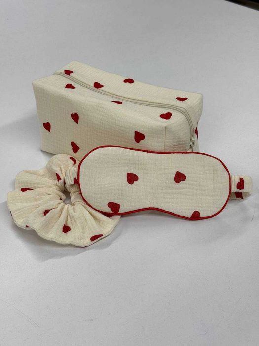 Набір косметичка, маска для сну, резинка для волосся