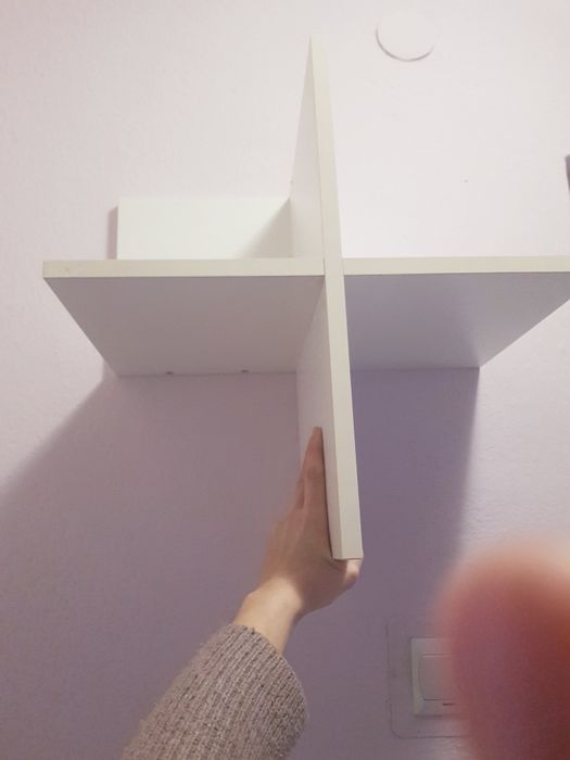 Polka ścienna wiszaca krzyzak meble Vox