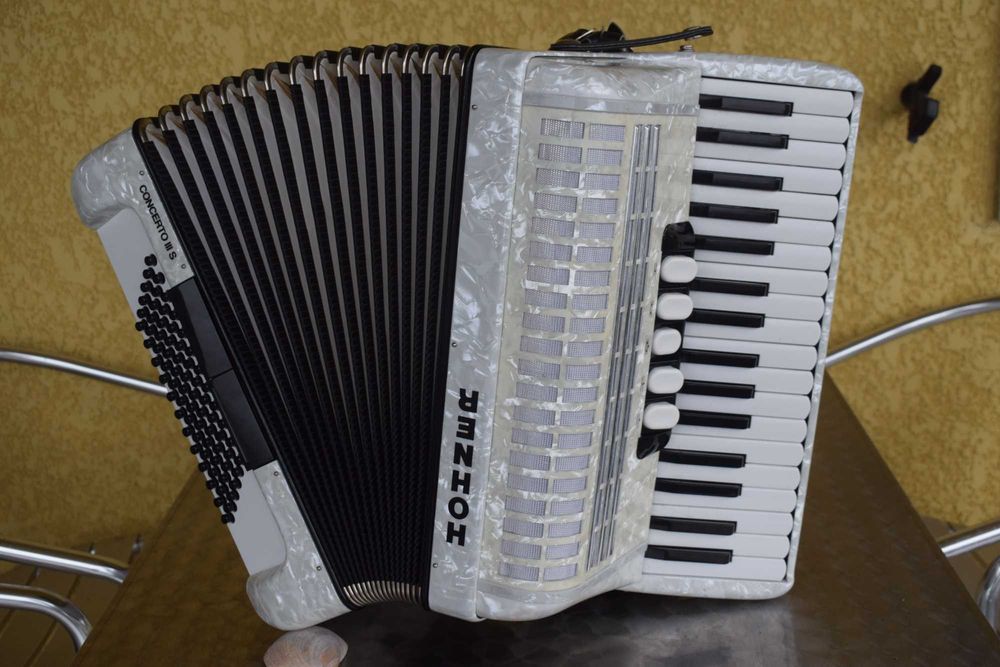 Acordea Hohner Concerto III T 3 Voz 72 Baixos,