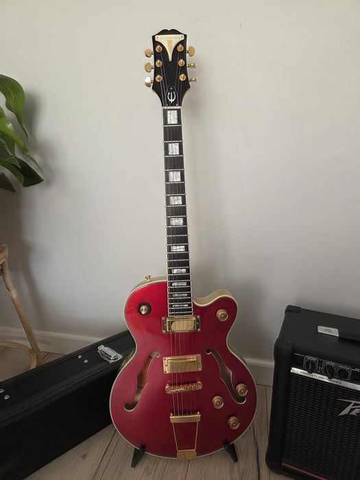 Epiphone Uptown Kat + hard case Epiphone + Peavey Blazer 158