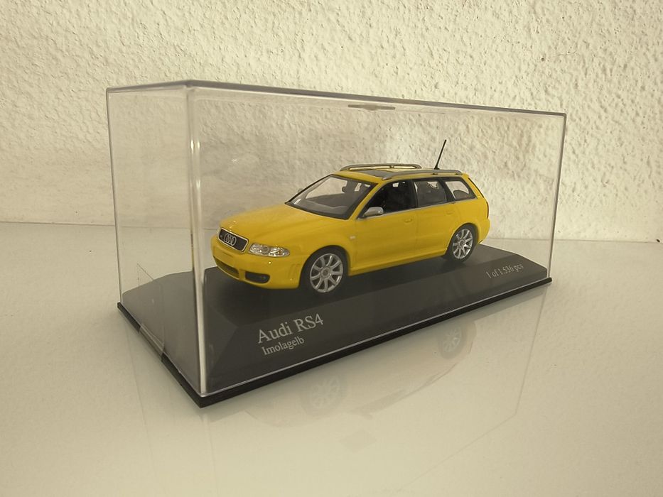 Minichamps 1:43 Audi rs4