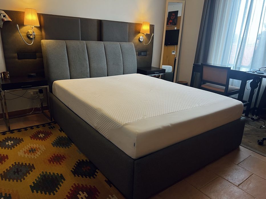 TEMPUR King Size Ottoman Bed + Mattress (150*200)-Excellent condition