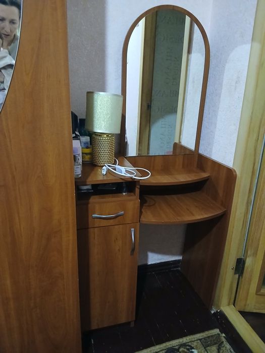 Продам трюмо в ідеальному стані.