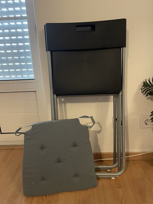 Mesa com 4 cadeiras NOVA