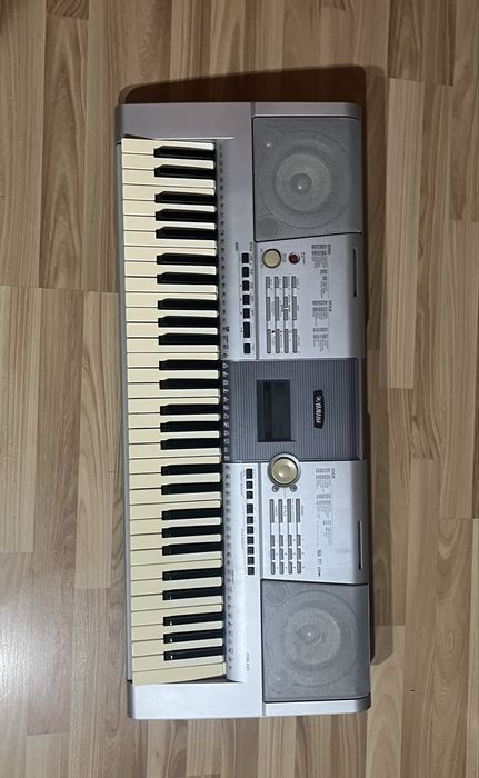 Keyboard  szary YAMAHA