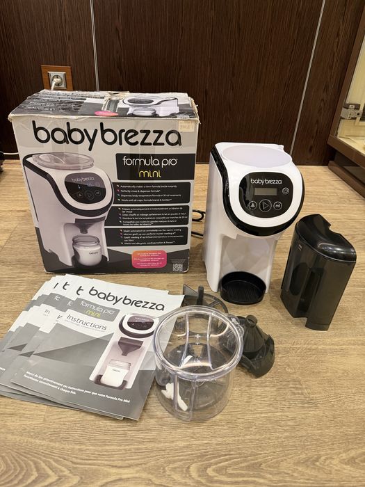 Машина для приготування дитячої суміші Baby Brezza Formula Pro Mini