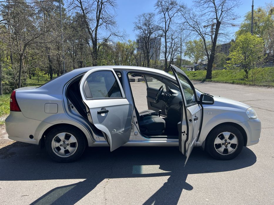 Продам Chevrolet aveo 2011